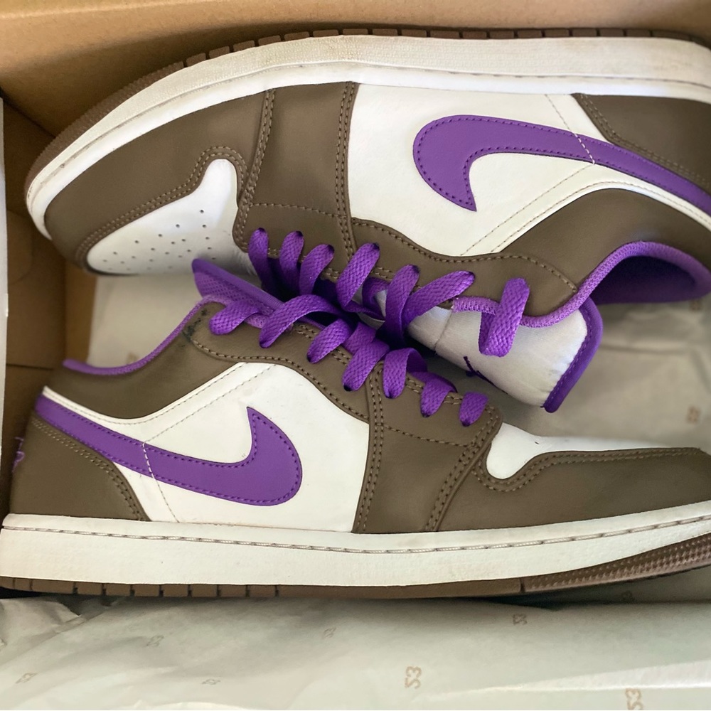 Jordan 1 low palomino Wild berry. Size 11.5 men’s.